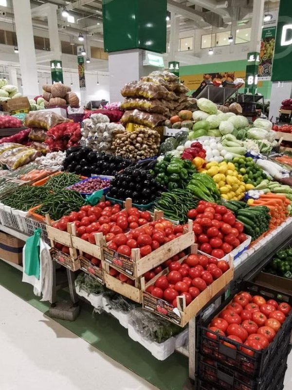 waterfront-market-fruits-and-vegetables